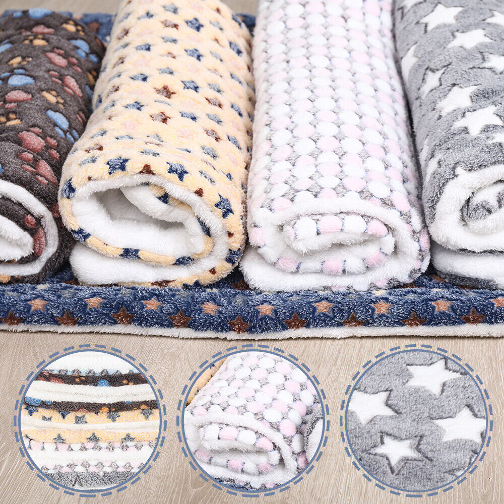 Cozy Thermal Fleece Pet Blanket - Soft & Warm Bed for Cats and Dogs