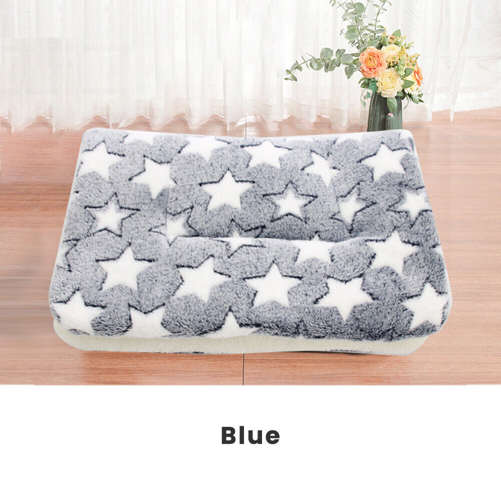 Cozy Thermal Fleece Pet Blanket - Soft & Warm Bed for Cats and Dogs