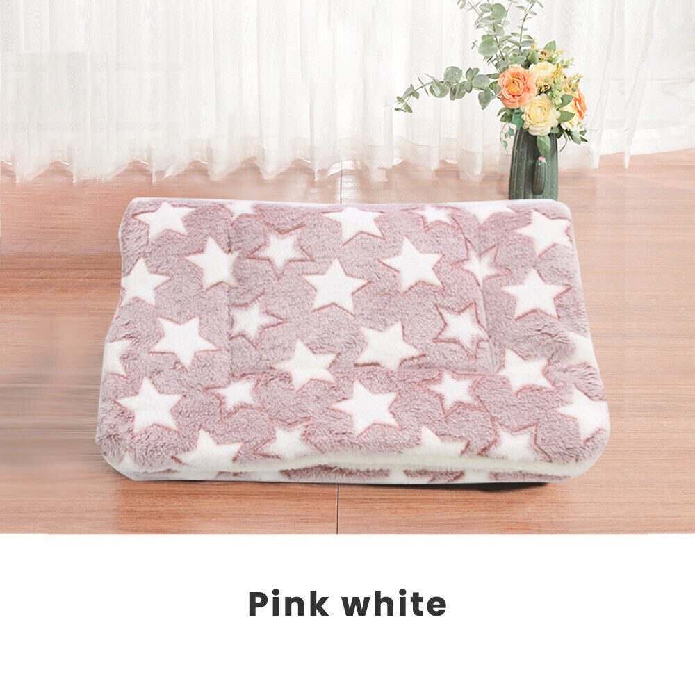 Cozy Thermal Fleece Pet Blanket - Soft & Warm Bed for Cats and Dogs