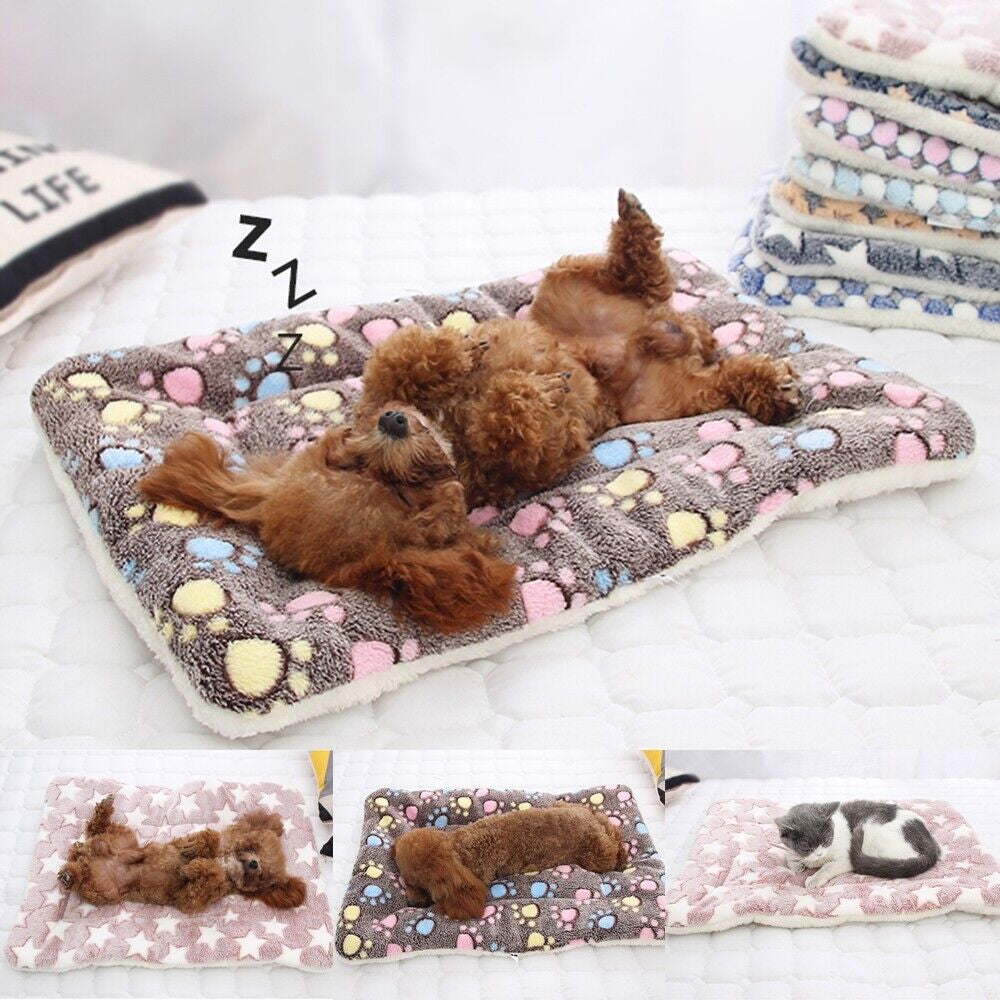 Cozy Thermal Fleece Pet Blanket - Soft & Warm Bed for Cats and Dogs